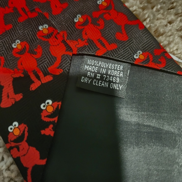 Elmo Patterned Tie - Picture 4 of 4